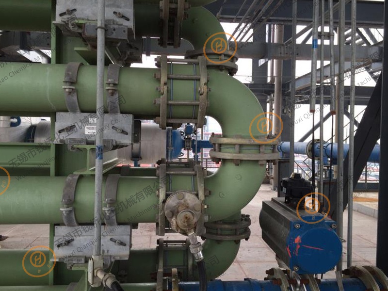 搪玻璃管式水解反應(yīng)器現(xiàn)場(chǎng)圖 搪玻璃管式水解反應(yīng)器現(xiàn)場(chǎng)圖